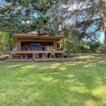 2 Bedroom Pet Friendly In *